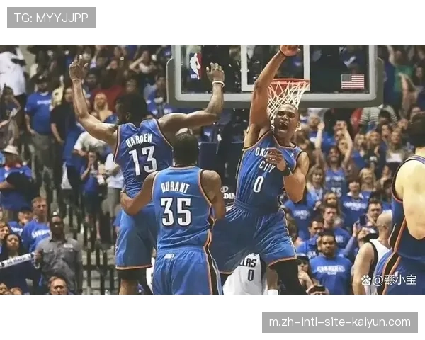 贝恩半场百分百三分投射 魔术利用火箭换防迟缓建立优势